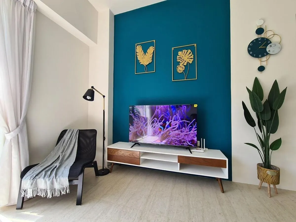 By The Sea - Beachfront Bliss At Batu Ferringhi Apartment