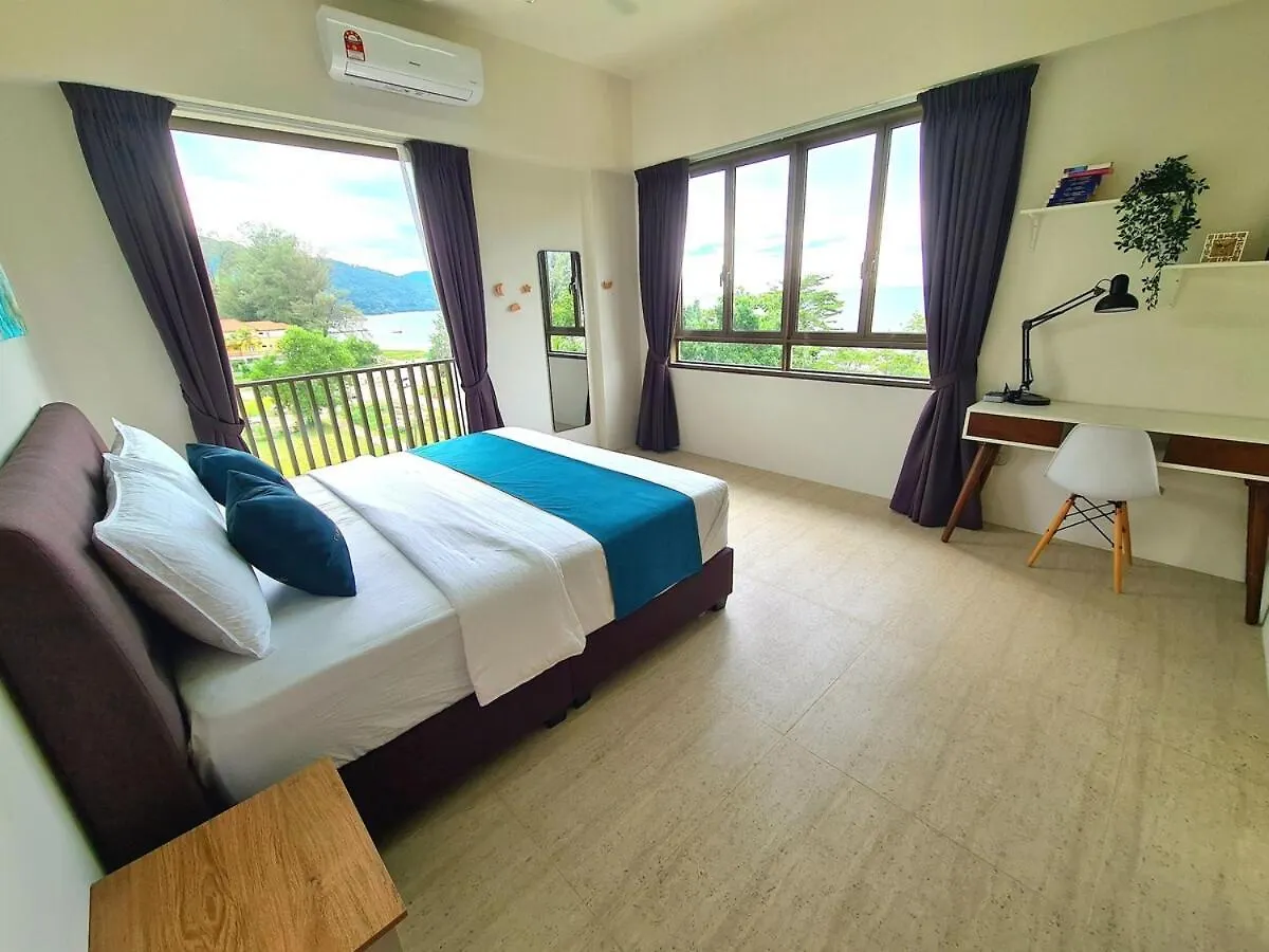 By The Sea - Beachfront Bliss At Batu Ferringhi Apartment